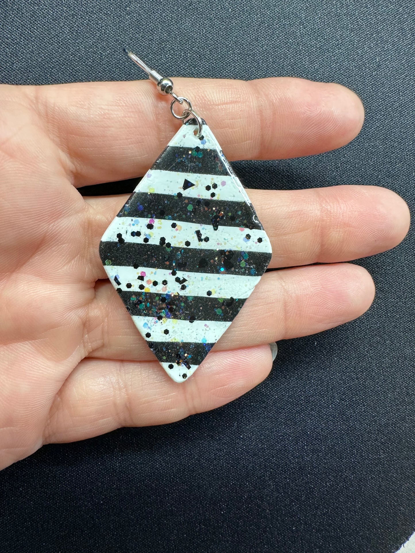 It’s Show Time Earrings - Beautiful Disaster