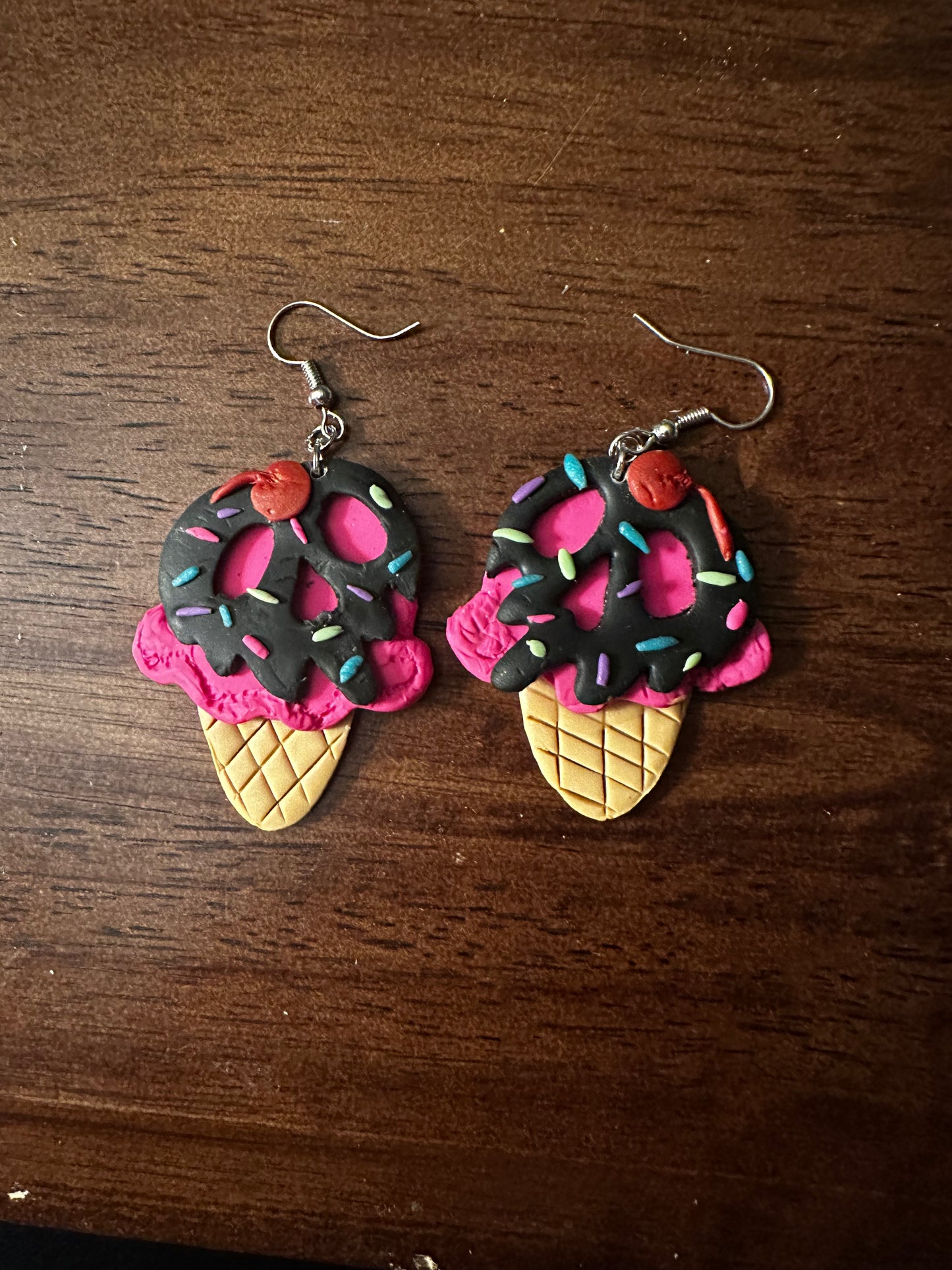 I SCREAM earrings - Beautiful Disaster