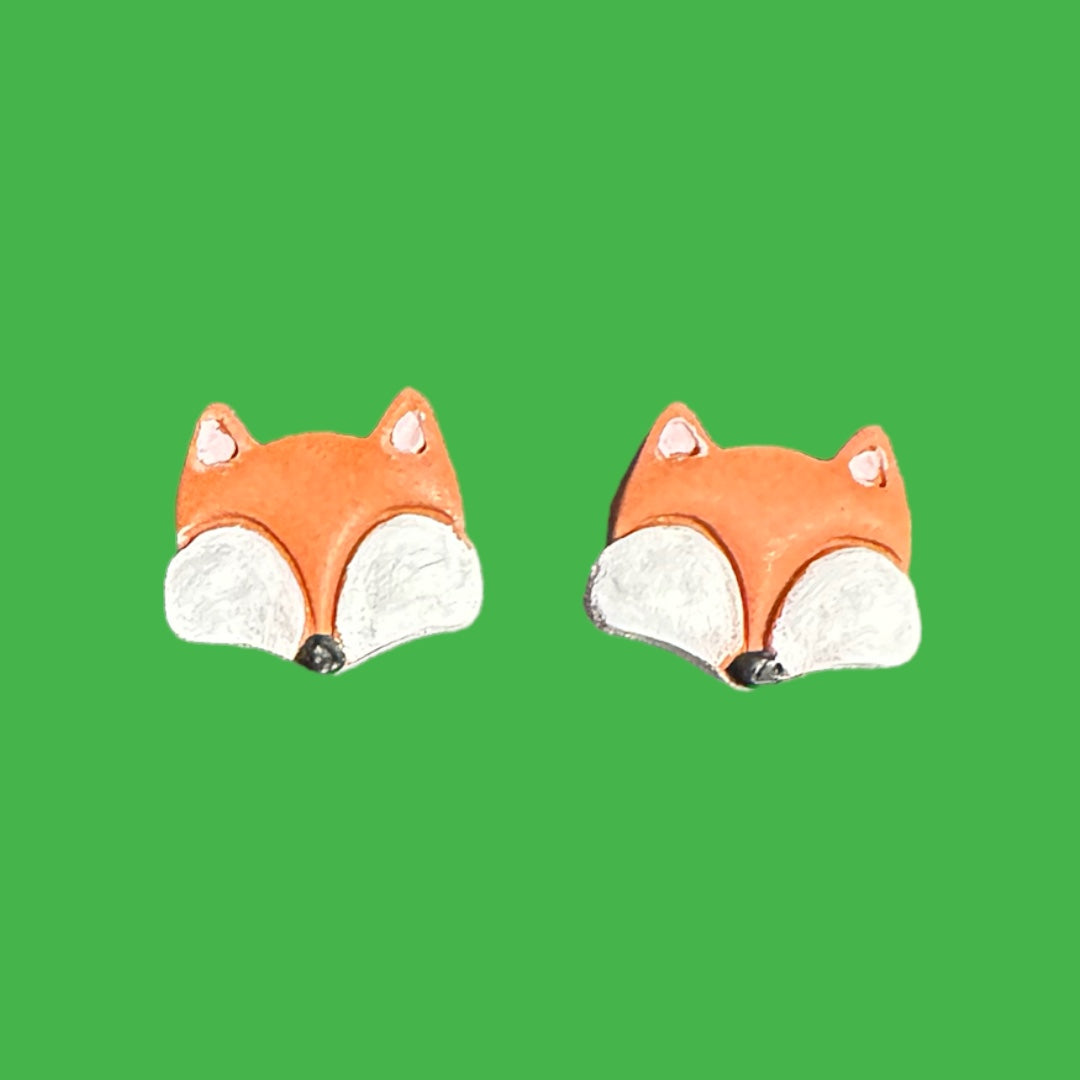 Foxy stud earrings