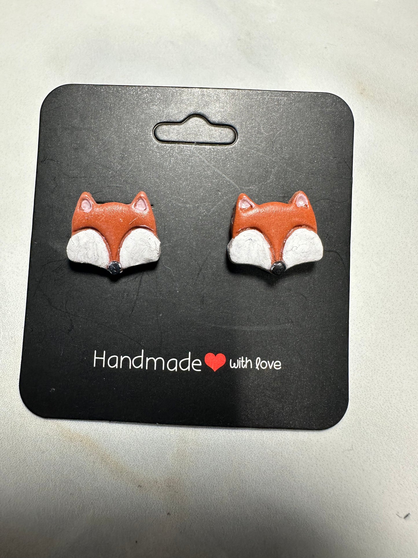 Foxy stud earrings