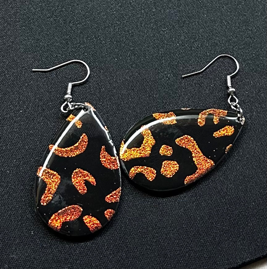 Change My Spots Earrings - Beautiful Disaster 